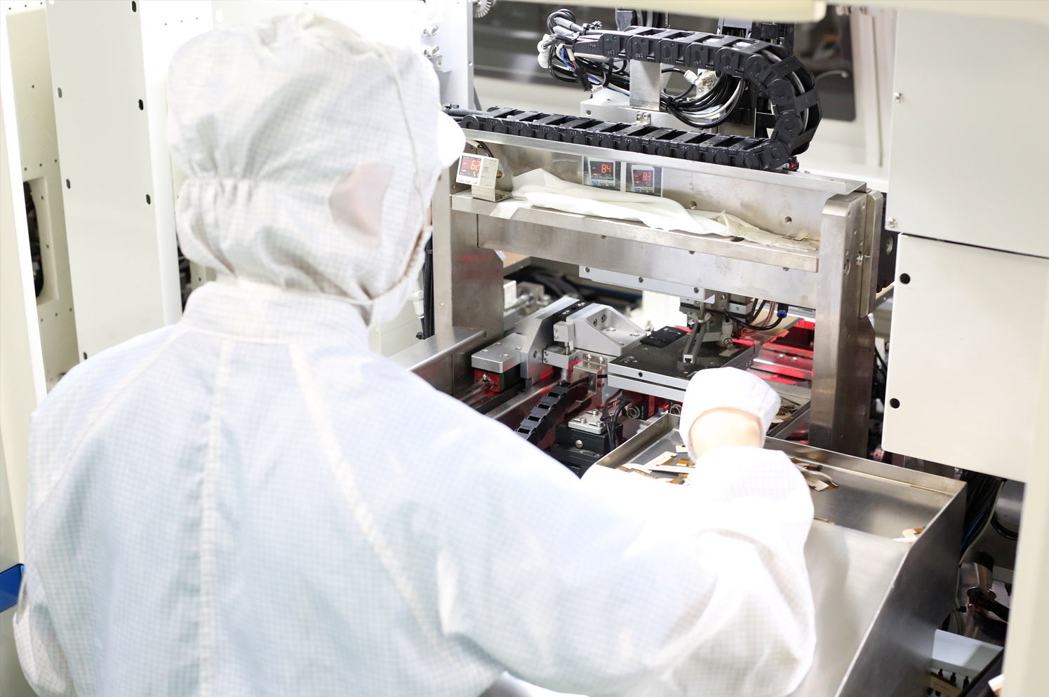 海飛智顯---lcd液晶顯示屏廠家，細(xì)分市場(chǎng)，資源聚焦