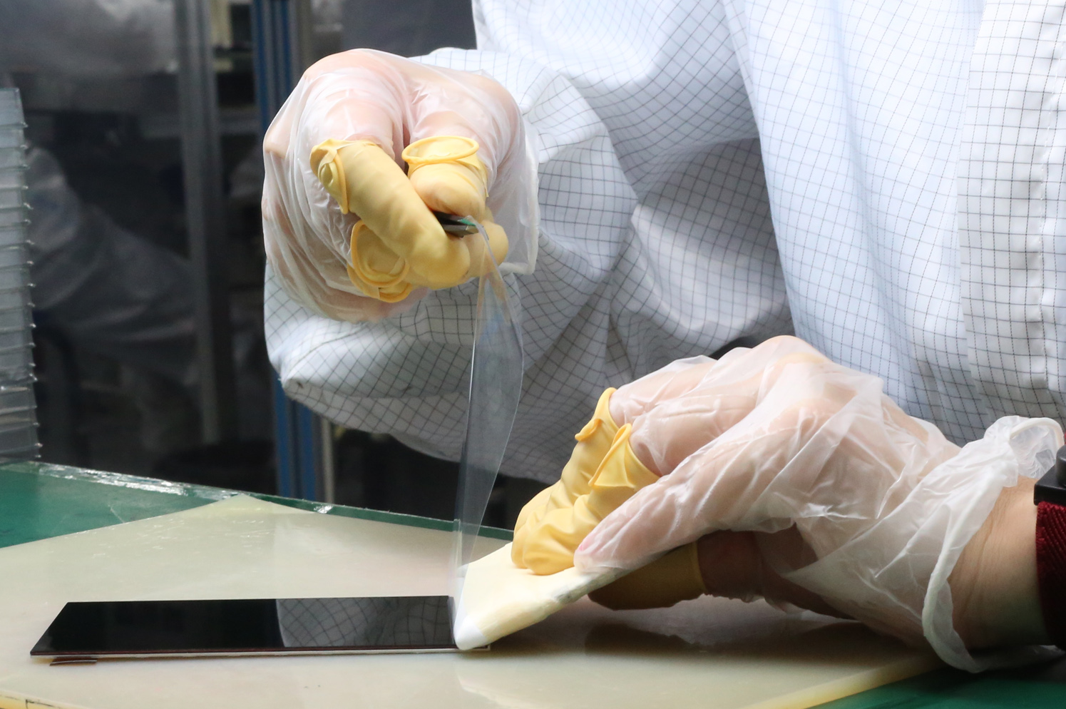 液晶顯示屏漏液的原因是什么？