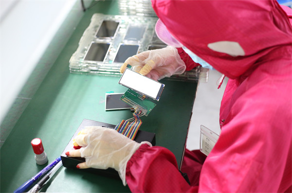 LCD與OLED技術(shù)大比拼：各自優(yōu)缺點全面解析